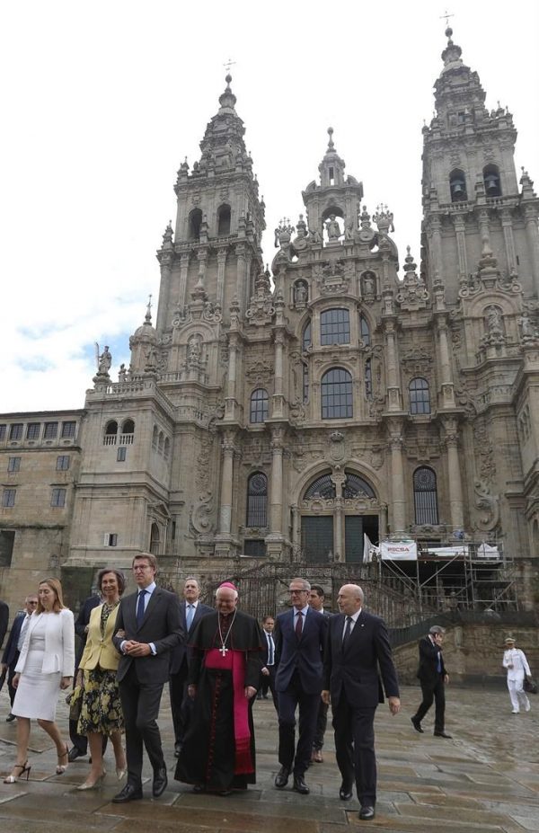 Reina-Sofía-inauguración-Pórtico-de-la-Gloria.-Santiago-de-Compostela-600x927 Camino de Santiago: El pórtico de la Gloria en todo su esplendor