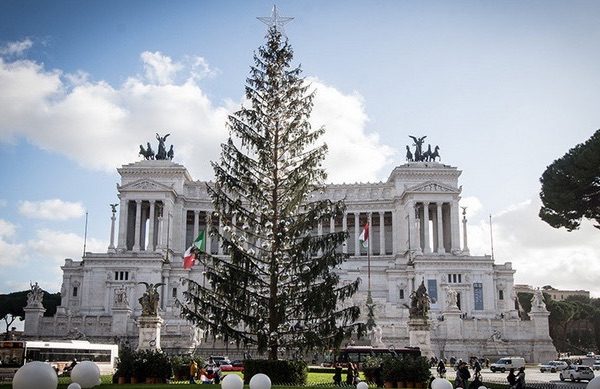 Roma-arbol-navidad-2017-600x389 Una segunda vida para el desastroso árbol de Navidad de Roma