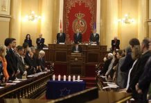 El Senado de España conmemoró el 27 de diciembre de 2015 el Día en memoria del Holocausto, ante representantes de las comunidades afectadas de la masonería, gitanos y judía.