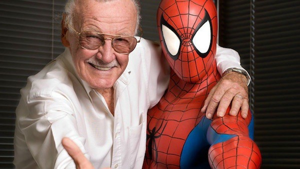 Stan-Lee-con-Spiderman Fallece Stan Lee, una leyenda del comic