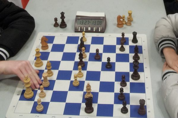 Tablero-club-de-ajedrez-Olivet-600x396 El ajedrez, usado como herramienta terapéutica para personas con discapacidad