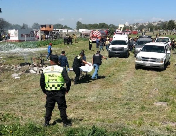 Tultepec-pirotecnia-policia-600x465 México: al menos 24 fallecidos en la explosión de un polvorín