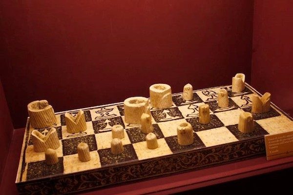 ajedrez-venafro-antiguo-italia-600x400 Museos y ajedrez más antiguo en Italia