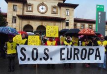 Manifestación a favor de la acogida de personas refugiadas en Oviedo