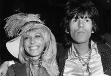 Anita Pallenberg y Keith Richards en 1968.