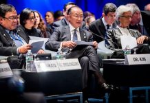 Grant Ellis: Kim y Lagarde en la reunión del Banco Mundial y el FMI