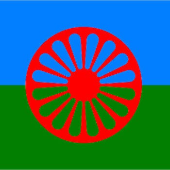 bandera-pueblo-gitano Dios nos libre del ministro del Interior italiano
