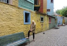 Buenos Aires, Adriana Bianco en el caminito a La Boca
