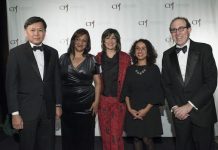 Galardonados con el Premio Internacional a la Libertad de Prensa en 2017, Pravit Rojanaphruk, Patricia Mayorga y Afrah Nasser con Joel Simon y Christiane Amanpour. Crédito: CPJ/Barbara Nitke.