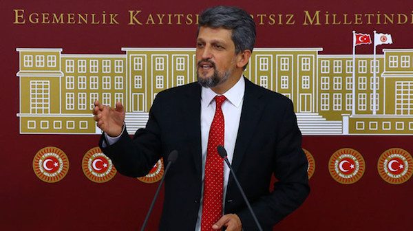 diputado-armenio-Garo-Paylan-Parlamento-turco-600x336 Dos diputados armenios reelegidos en Turquía