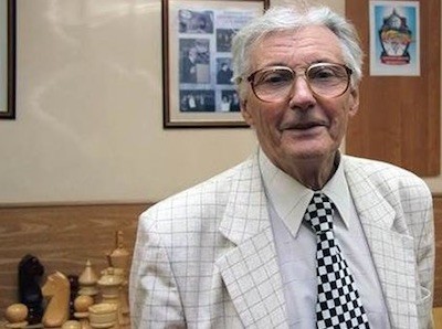 eduard-dubov-corbata-ajedrecística Histórico matemático y ajedrecista ruso Eduard Dubov muere congelado