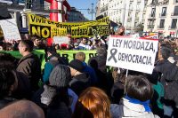 Manifestación de periodistas en Madrid contra las leyes mordaza aprobadas en España