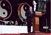 Fidel Castro en Durban, Sudáfrica, en la I Conferencia Mundial contra el Racismo