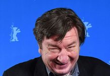 Berlinale 2017: el adios del realizador finlandés Aki Kurismäki Aki Kurismáki recoge el Oso de Plata al mejor director en la Berlinale 2017