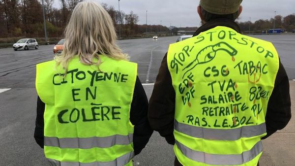 gilets-jounes-peaje-Infre-et-Loire-France-Blue Gilets jaunes: Las razones de la ira de los chalecos amarillos en Francia