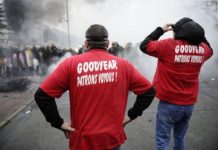 Protestas sindicales por los expedientes de regulación de empleo en Goodyear, Amiens, Francia.