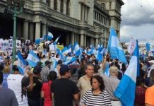 Protestas ciudadanas en demanda de diálogo político en Guatemala