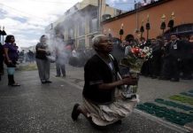 Procesiones con mujeres en la Semana Santa de Guatemala