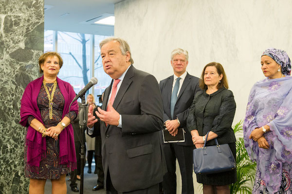 El nuevo Secretario General de la ONU, António Guterres, se dirige al personal de la ONU, el 3 de enero de 2017.