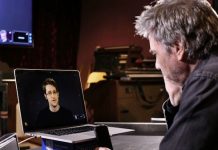 Jarre y Snowden en una videollamada