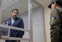 Kiril Vishinski enjaulado en Kiev
