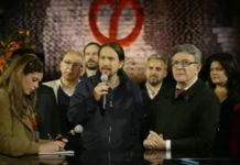 Pablo Iglesias con Melenchón en un acto electoral en París, el 21 de abril de 2017