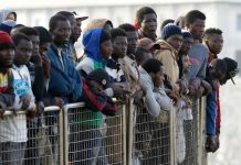 Migrantes africanos retenidos en Libia