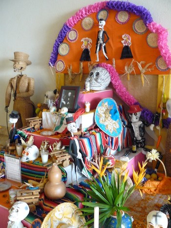 muertos-altar Viajar para escapar del invierno