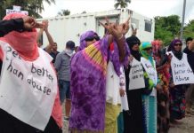 Protestas de migrantes detenidos por Australia en la isla de Nauru