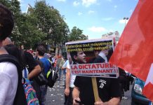 París, 23 de junio de 2016, manifestantes pacíficos contra la reforma laboral del gobierno de Manuel Valls