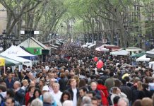 La Rambla de Barcelona en un día festivo