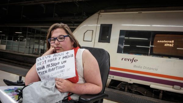 renfe-inaccesible.-david-airob-600x338 Discapacidad: Famma denuncia a Renfe-Cercanías y ADIF por discriminación