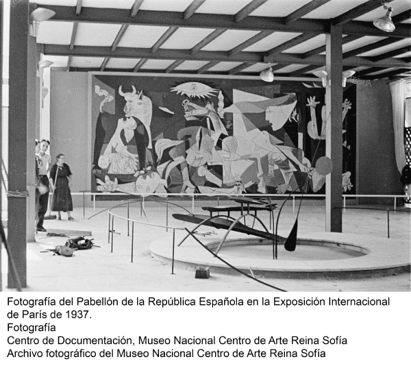 Foto del Guernica en el pabellón de la Republica de España