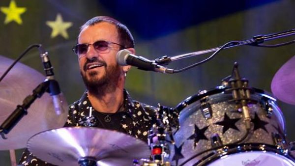 ringo-starr-canto-siete-temas-de-the-beatles-en-barcelona-95540-600x338 Ringo Starr: el submarino amarillo recala en Madrid