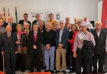 Participantes en el encuentro para recordar el periódico Sol de España