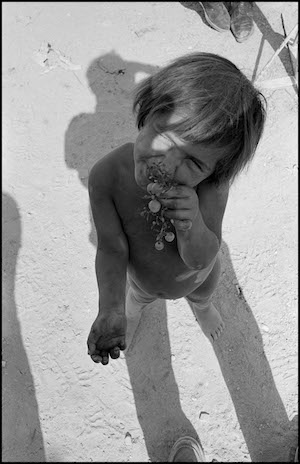 spain-malaga-1965-on-the-set-of-the-lost-command Bruce Davidson acusa