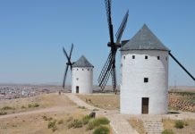 Molinos de viento en El Toboso. Foto de Adriana Bianco