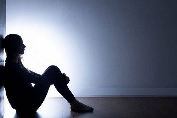 tristeza-600x400 Efecto Werther: aumento por imitación de casos de suicidio